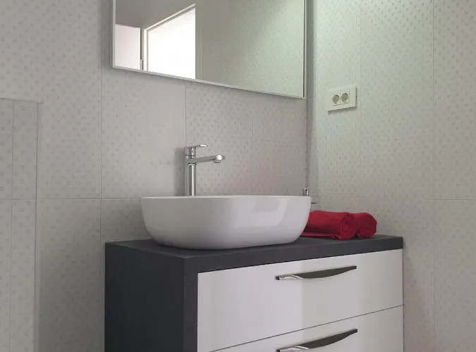 Vana & Tea Luxury Split