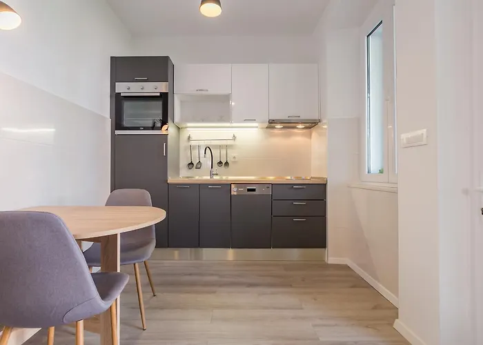 Vana & Tea Luxury * Split