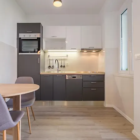 Vana & Tea Luxury * Split